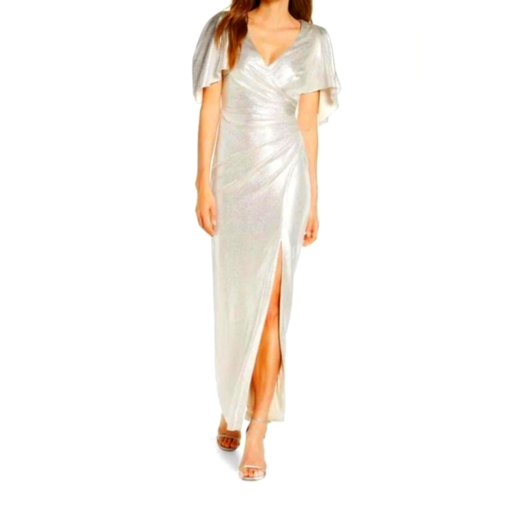 Eliza J short sleeve metallic gold